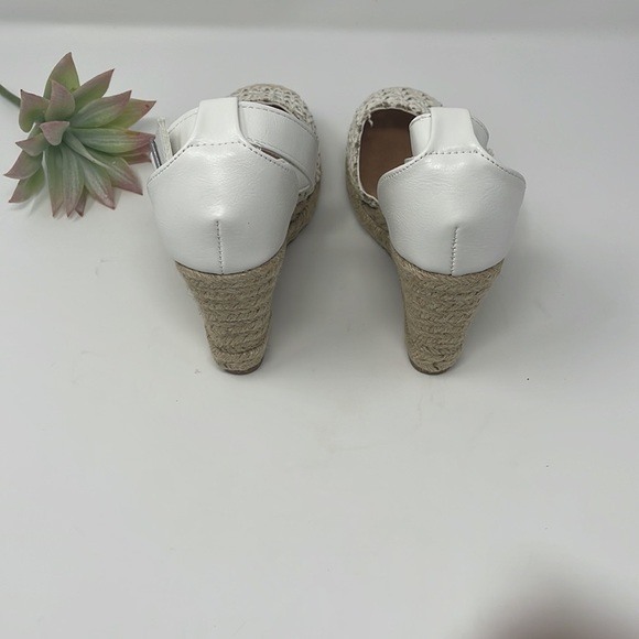 Journee Collection Sierra Espadrille Sandal - Picture 4 of 10